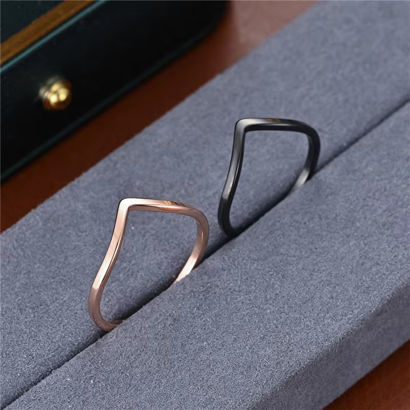 แหวนรูปตัววีแบบมินิมอล ดีไซน์ล - Minimalist Ring Stackable บทวิจารณ์และราคา