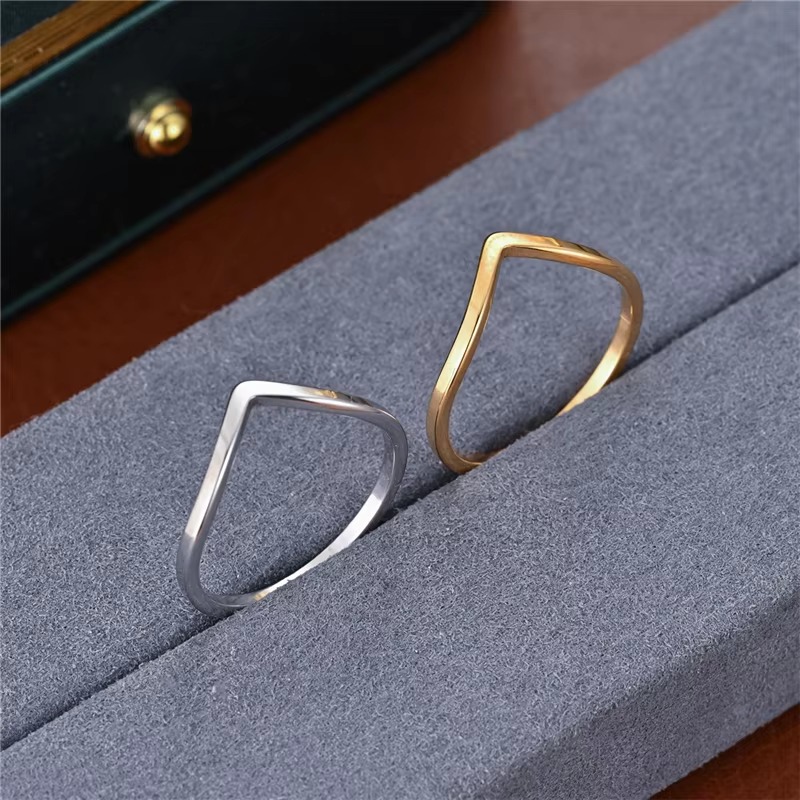 แหวนรูปตัววีแบบมินิมอล ดีไซน์ล - Minimalist Ring Stackable บทวิจารณ์และราคา