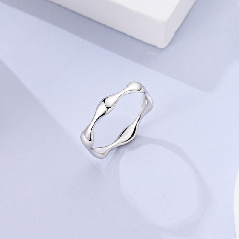 แหวนเงินแท้ 925 ลายคลื่น ดีไซน - Minimalist Ring Stackable บทวิจารณ์และราคา